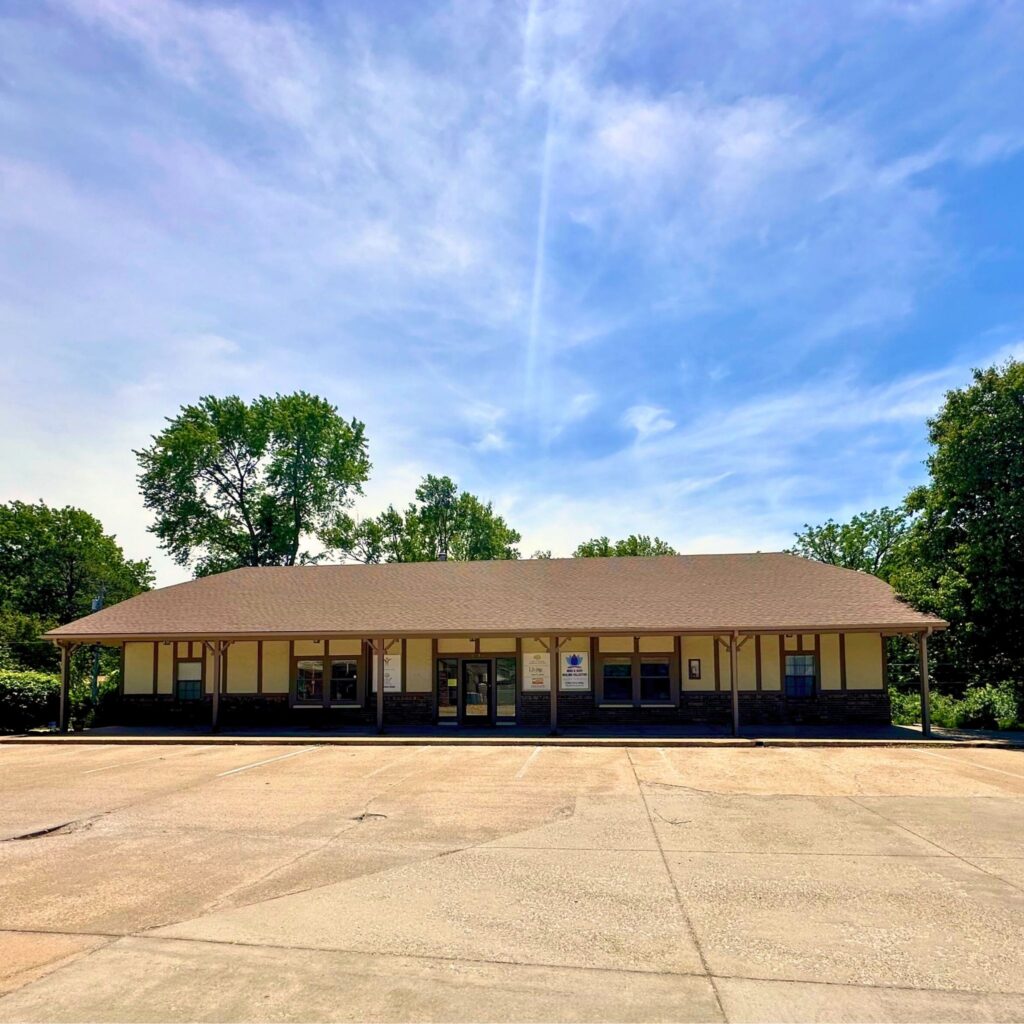 2619 West 6th Street, Lawrence, KS